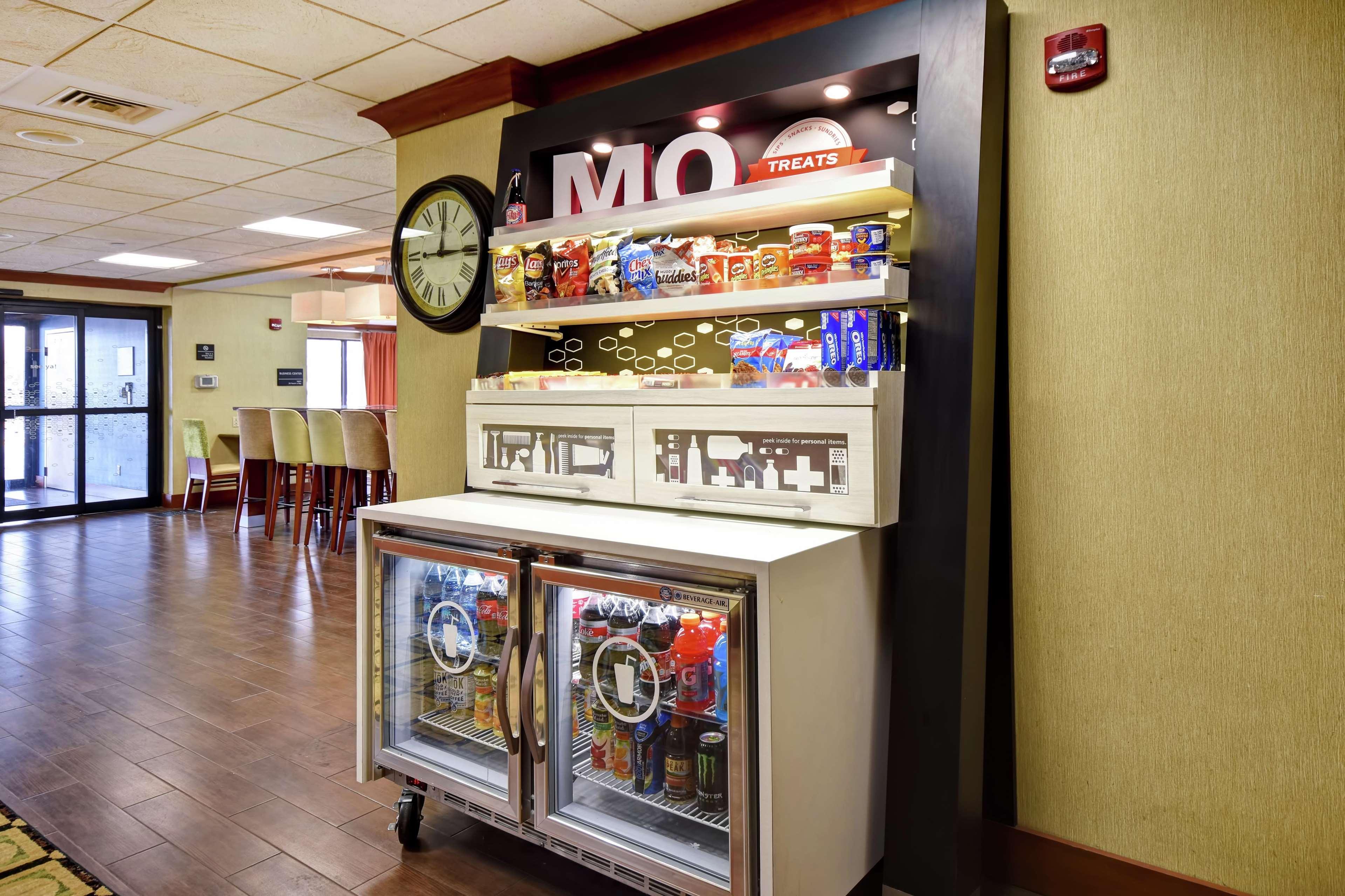 Hampton Inn St. Louis - Westport Мэриленд-Хайтс Экстерьер фото